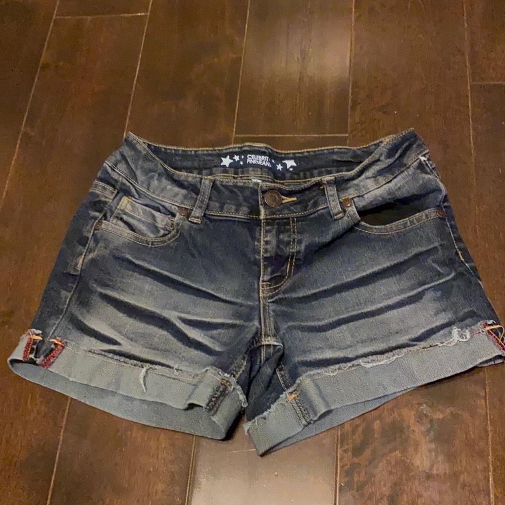 Women’s Juniors Celebrity Pink Jeans Denim Shorts size 5